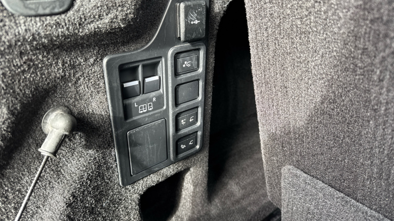 Land Rover Discovery 3.0 D300 R-Dynamic HSE 5dr Auto Diesel Station Wagon